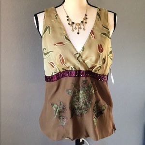 😊Great top!  Size L. NWT